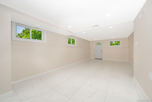 880 Washington Street, Baldwin, NY 11510