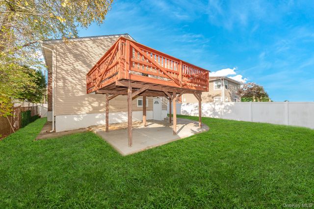 880 Washington Street, Baldwin, NY 11510