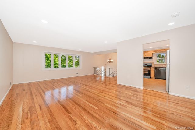 880 Washington Street, Baldwin, NY 11510