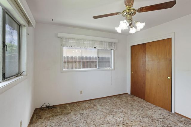 1617 Ashwood Dr, Modesto, CA 95350