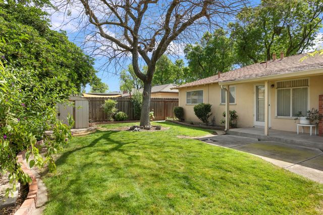 1617 Ashwood Dr, Modesto, CA 95350