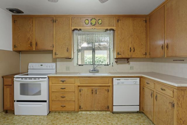 1617 Ashwood Dr, Modesto, CA 95350