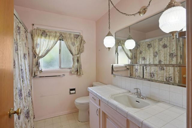 1617 Ashwood Dr, Modesto, CA 95350