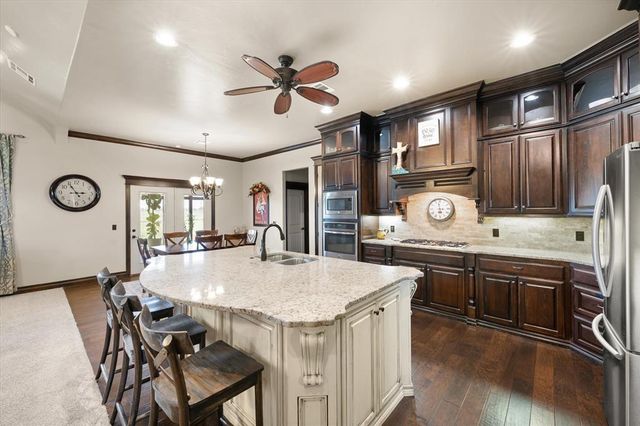 15821 SW 26th Street, El Reno, OK 73036