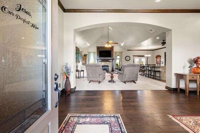 15821 SW 26th Street, El Reno, OK 73036