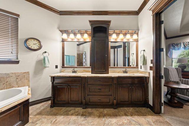 15821 SW 26th Street, El Reno, OK 73036