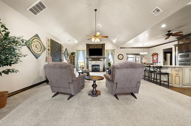 15821 SW 26th Street, El Reno, OK 73036