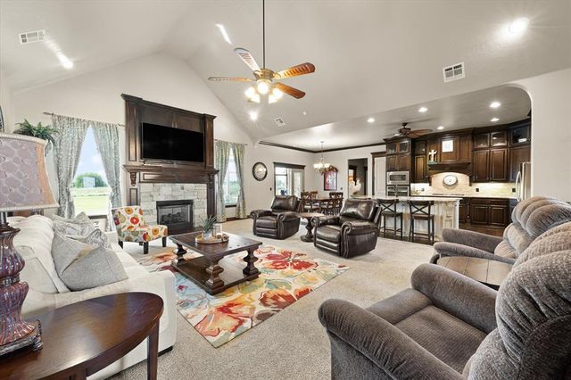 15821 SW 26th Street, El Reno, OK 73036