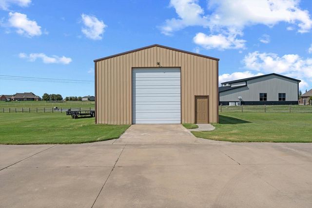 15821 SW 26th Street, El Reno, OK 73036