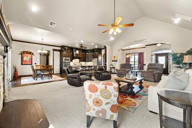 15821 SW 26th Street, El Reno, OK 73036