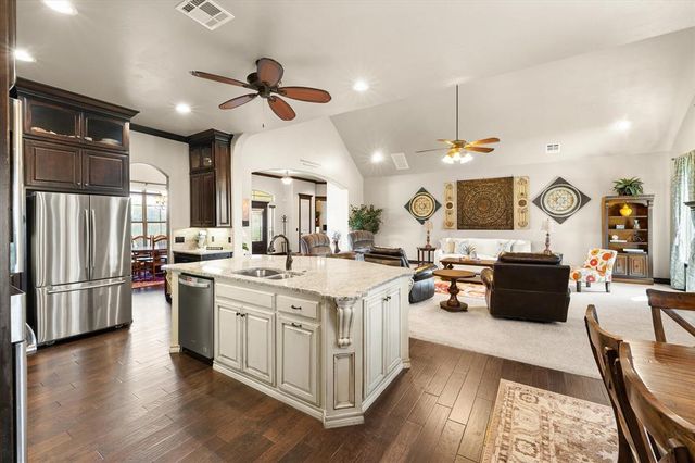 15821 SW 26th Street, El Reno, OK 73036