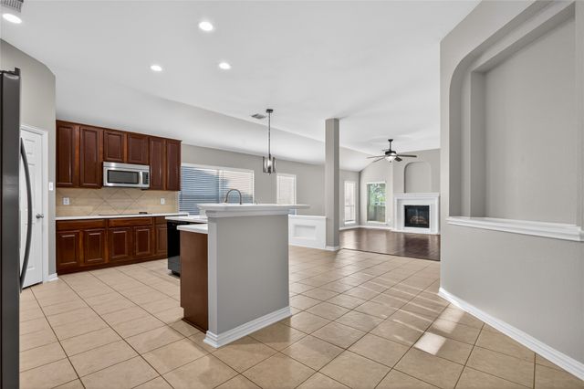 4125 Ainsly Lane, Fort Worth, TX 76244