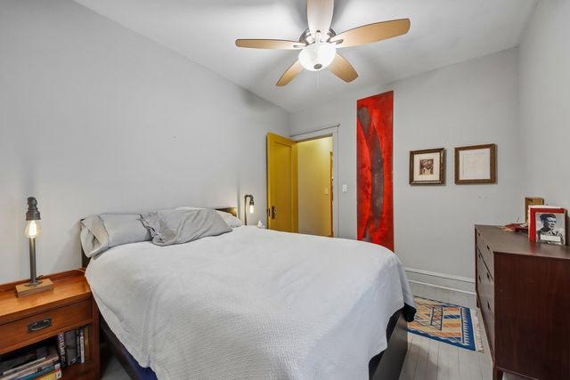 4033 W Wellington Avenue, Chicago, IL 60641