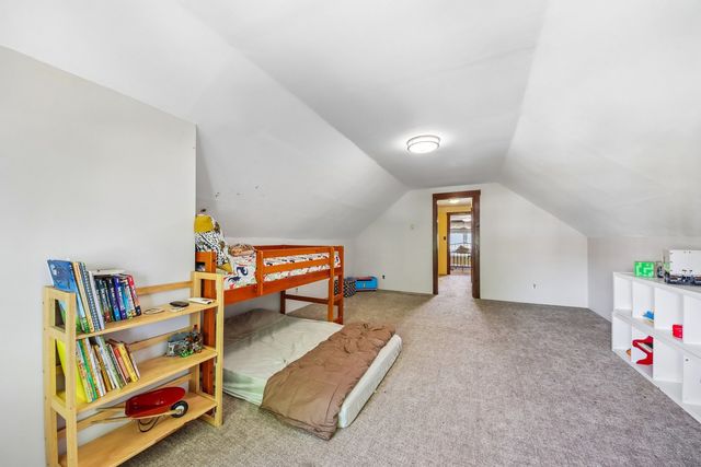 4033 W Wellington Avenue, Chicago, IL 60641