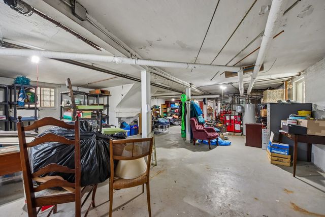 4033 W Wellington Avenue, Chicago, IL 60641