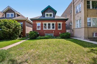 4033 W Wellington Avenue, Chicago, IL 60641