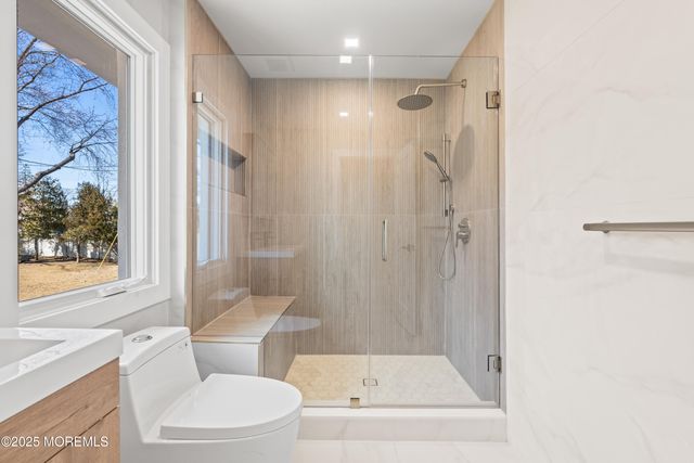 441 Slocum Place, Oakhurst, NJ 07755