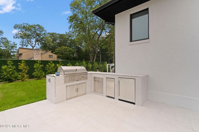 441 Slocum Place, Oakhurst, NJ 07755