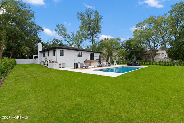 441 Slocum Place, Oakhurst, NJ 07755