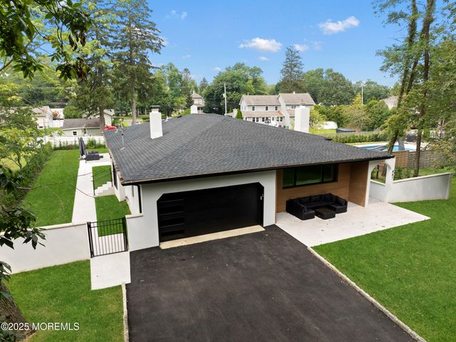 441 Slocum Place, Oakhurst, NJ 07755