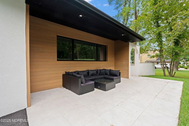 441 Slocum Place, Oakhurst, NJ 07755