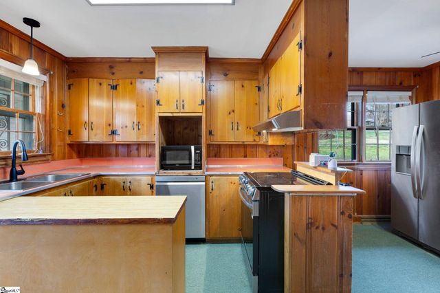 205 Whitten Street, Easley, SC 29640