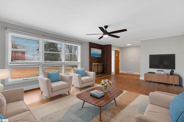 205 Whitten Street, Easley, SC 29640