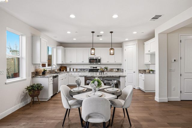 2525 Modena Dr, Pittsburg, CA 94565