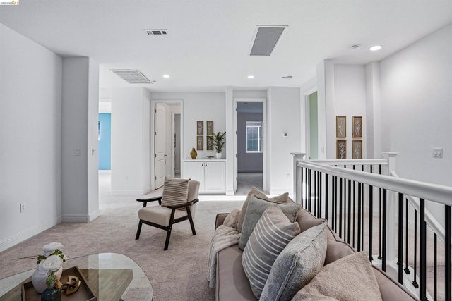 2525 Modena Dr, Pittsburg, CA 94565