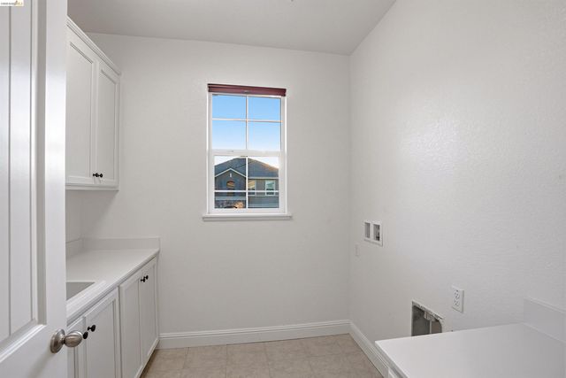 2525 Modena Dr, Pittsburg, CA 94565