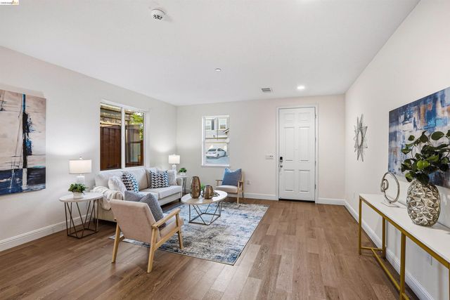 2525 Modena Dr, Pittsburg, CA 94565