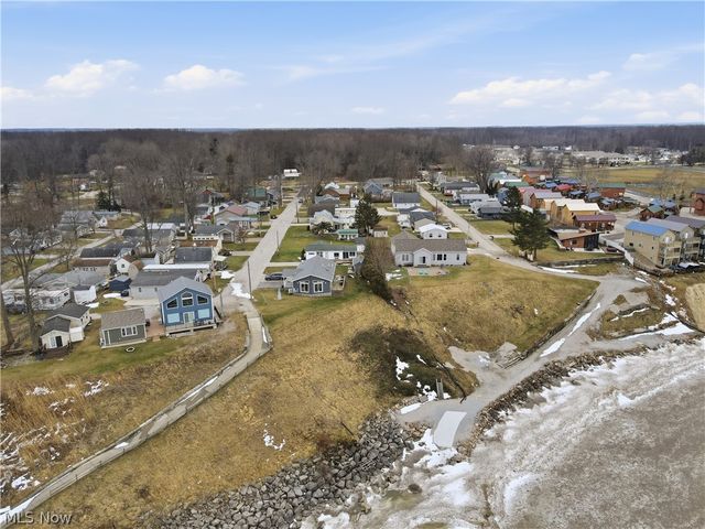 5825 Lake Road 9, Ashtabula, OH 44004