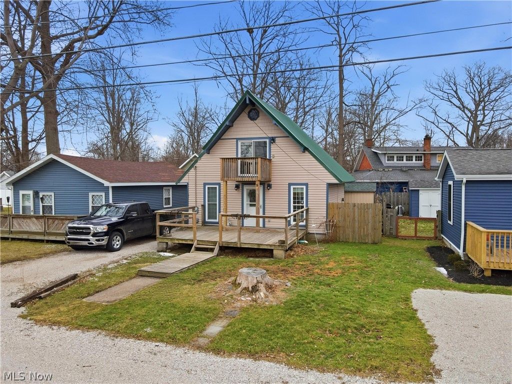 5825 Lake Road 9, Ashtabula, OH 44004