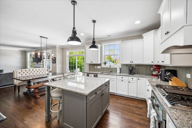 705 Ridge Road, Highland Park, IL 60035