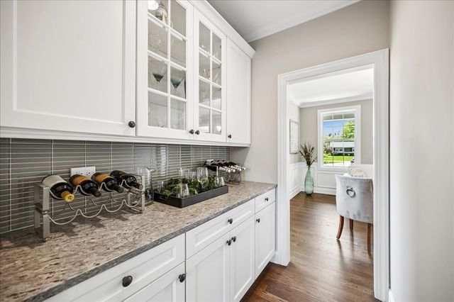 705 Ridge Road, Highland Park, IL 60035