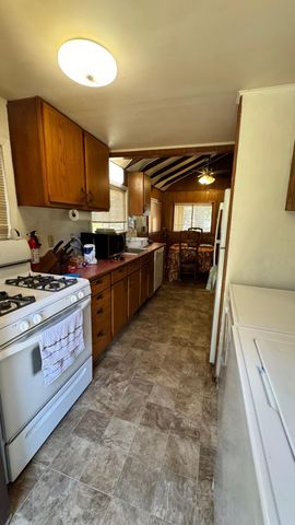 26705 Hotchkiss Drive, Klamath Falls, OR 97601