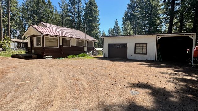 26705 Hotchkiss Drive, Klamath Falls, OR 97601