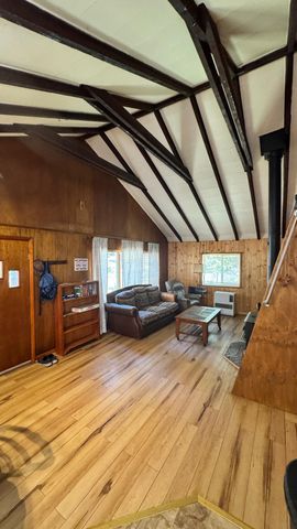 26705 Hotchkiss Drive, Klamath Falls, OR 97601