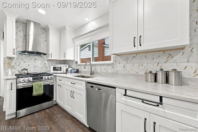 36844 Kyro Court, Sterling Heights, MI 48310