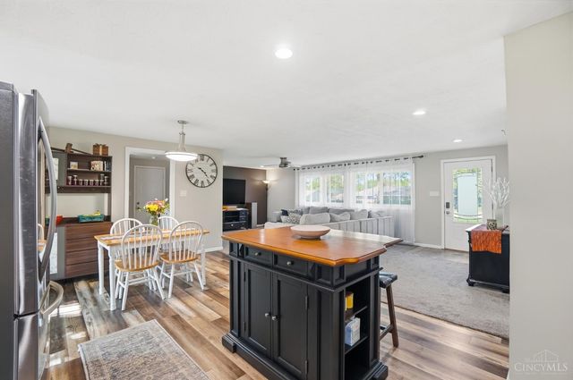 9226 Stephanie Street, Centerville, OH 45458