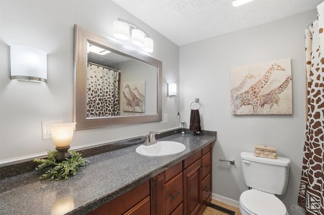 9226 Stephanie Street, Centerville, OH 45458