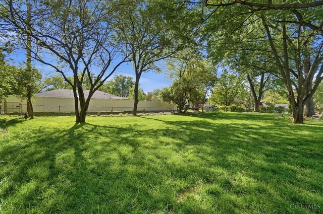 9226 Stephanie Street, Centerville, OH 45458