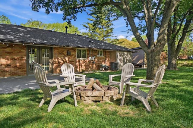 9226 Stephanie Street, Centerville, OH 45458