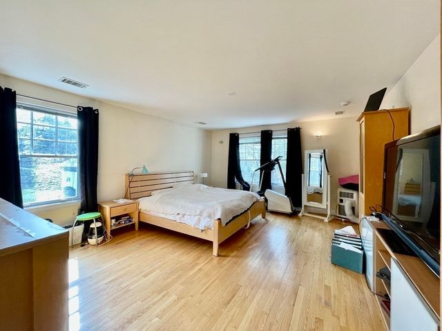 155 Amory St 155, Brookline, MA 02446