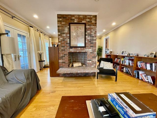 155 Amory St 155, Brookline, MA 02446