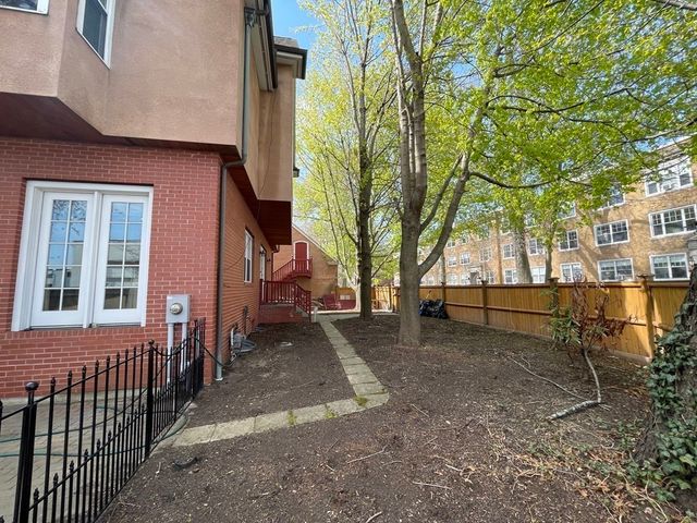 155 Amory St 155, Brookline, MA 02446