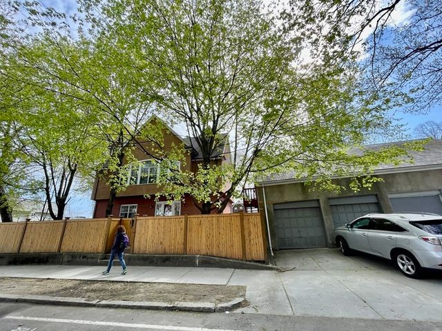 155 Amory St 155, Brookline, MA 02446