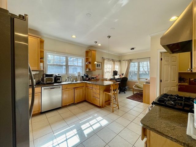 155 Amory St 155, Brookline, MA 02446