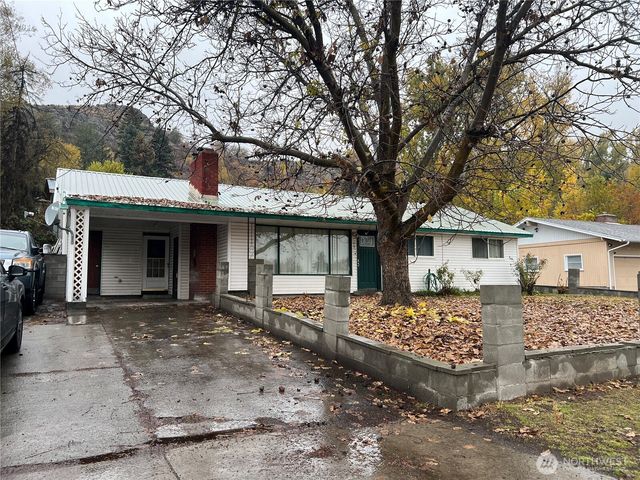 120 S Granite Street, Omak, WA 98841