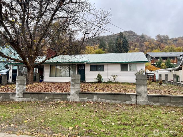120 S Granite Street, Omak, WA 98841